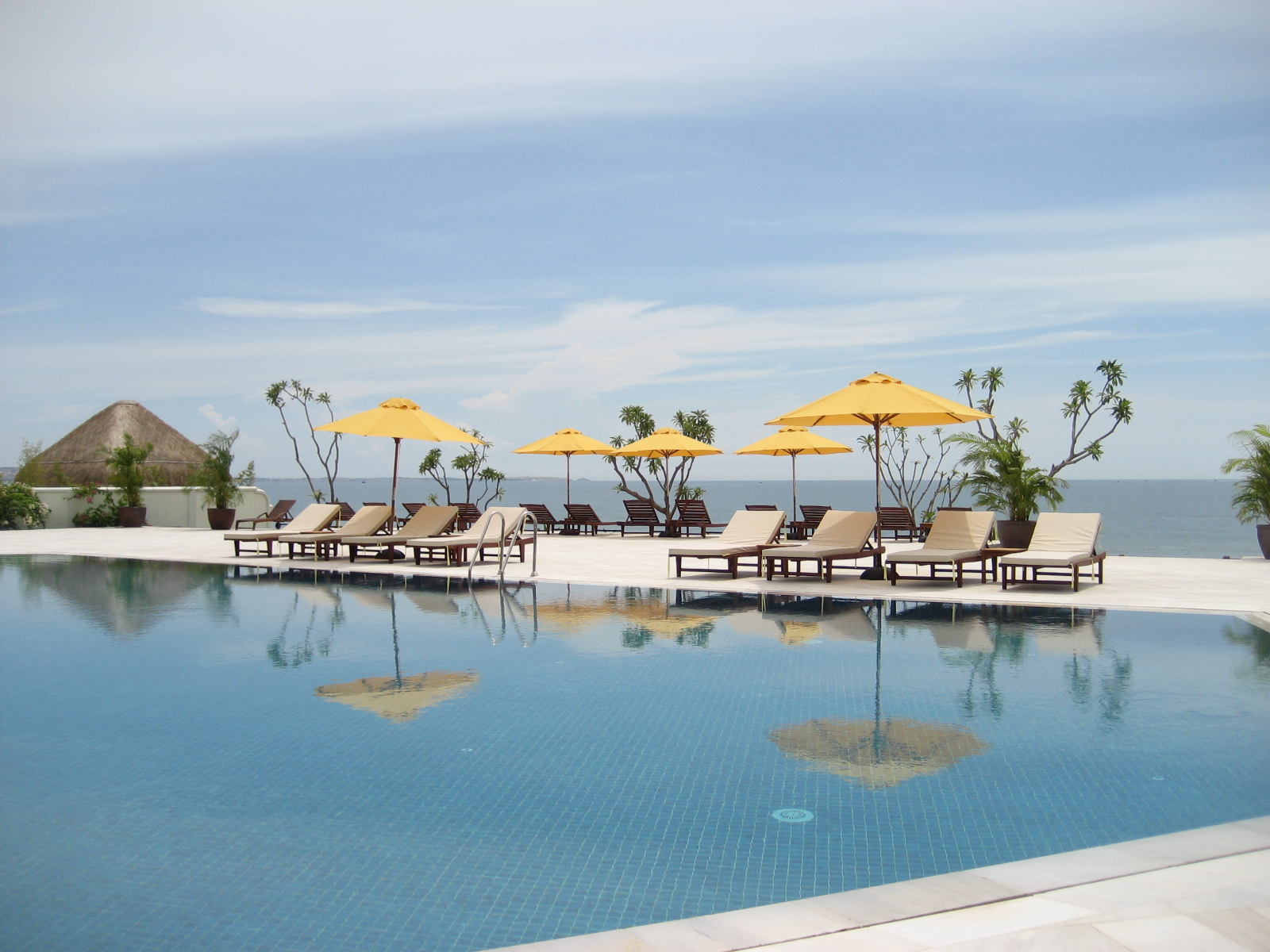 ALLEZBOO BEACH RESORT